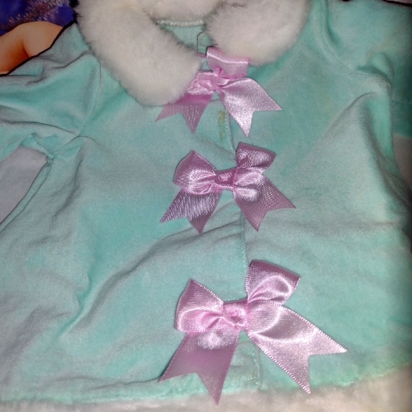 AMERICAN Girl Doll Fancy Velvet Mint Green Pink Bows Fur Cuffs Collar Bottom NWT - Picture 8 of 10